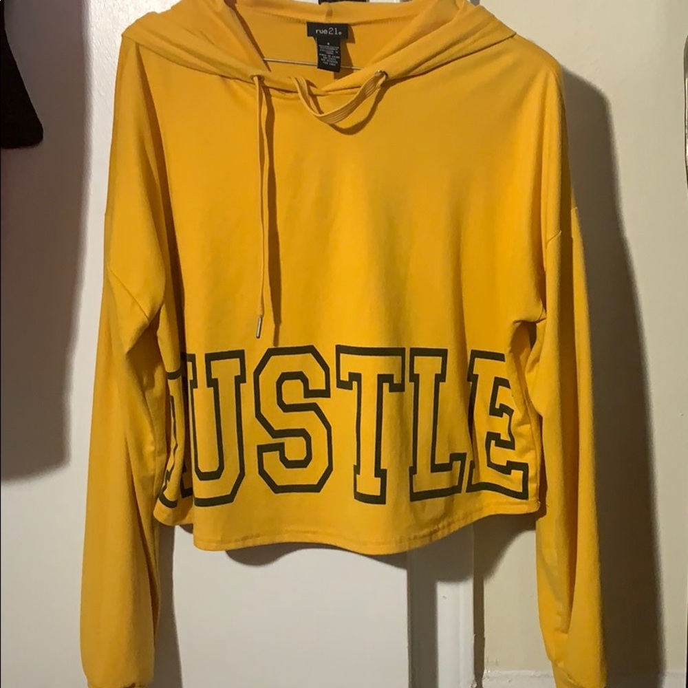 Long sleeve yellow crop top